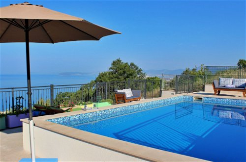Foto 3 - Casa de 2 habitaciones en Podstrana con piscina privada y vistas al mar