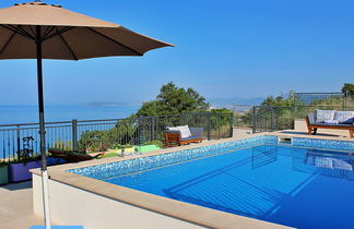 Photo 3 - Maison de 2 chambres à Podstrana avec piscine privée et vues à la mer