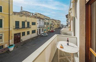 Foto 3 - Apartamento de 2 habitaciones en Viareggio con jardín y vistas al mar