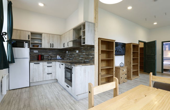 Apartamento de 2 quartos em Desná com jardim e banheira de hidromassagem - Foto 3
