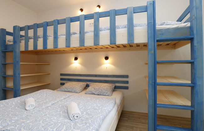 Apartamento de 2 quartos em Desná com jardim e banheira de hidromassagem - Foto 4