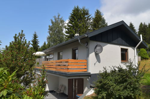 Photo 16 - Maison de 2 chambres à Suhl avec jardin et terrasse