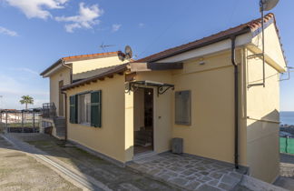 Foto 1 - Haus mit 1 Schlafzimmer in Sanremo mit blick aufs meer