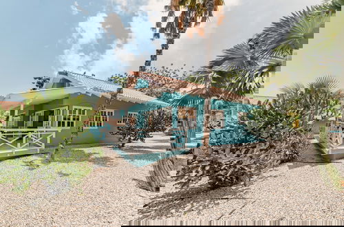 Photo 51 - Bon Bini Seaside Resort