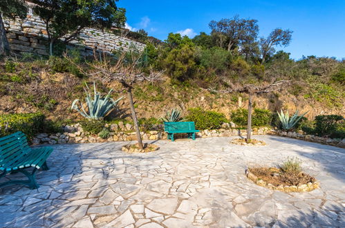 Photo 25 - Apartment in Le Lavandou with swimming pool and garden