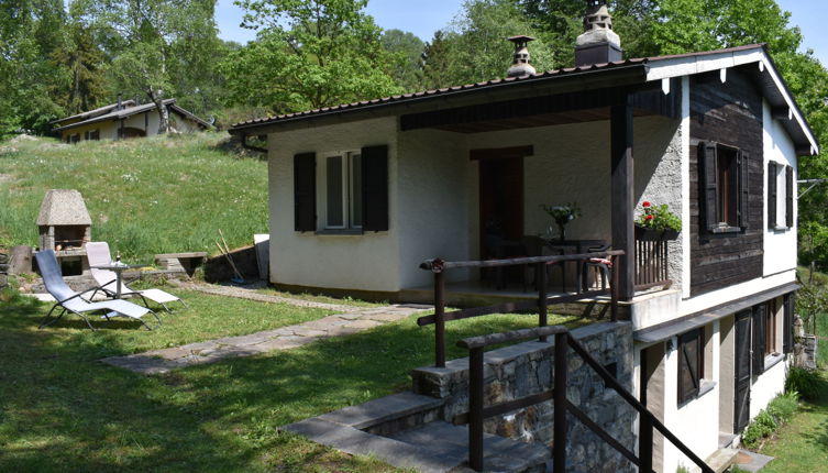 Foto 1 - Casa con 2 camere da letto a Monteceneri con giardino e vista sulle montagne