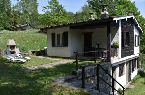 Foto 1 - Casa de 2 habitaciones en Monteceneri con jardín y vistas a la montaña