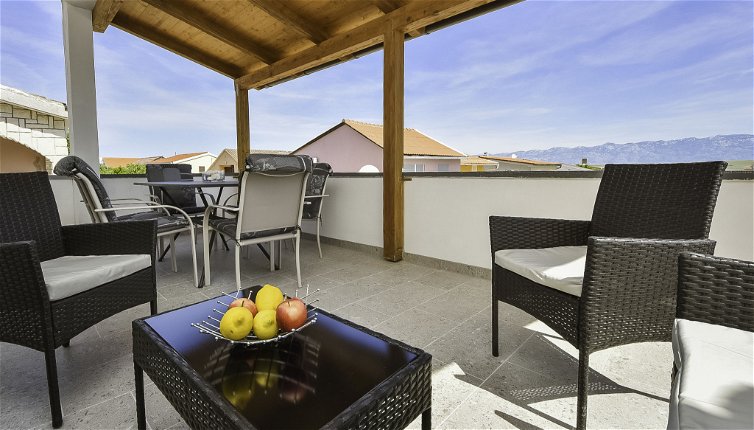 Foto 1 - Appartamento con 3 camere da letto a Vir con terrazza e vista mare