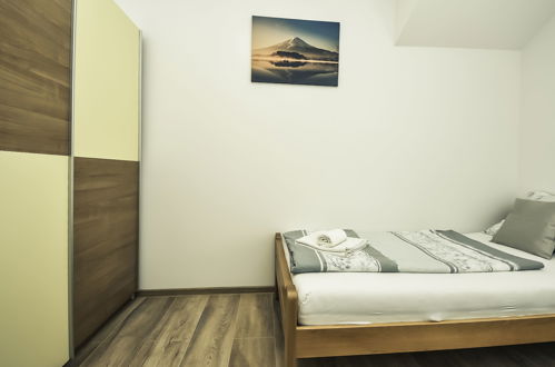 Foto 18 - Appartamento con 3 camere da letto a Vir con terrazza e vista mare