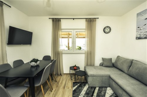 Foto 26 - Apartment mit 3 Schlafzimmern in Vir mit terrasse und blick aufs meer