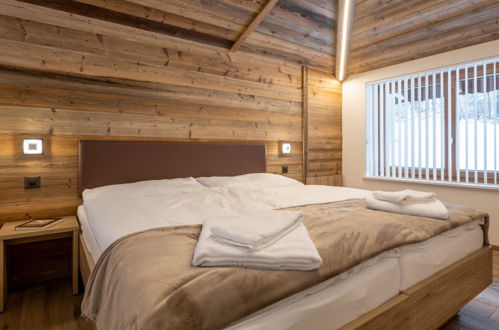 Foto 31 - Apartamento de 3 habitaciones en Saas-Almagell con sauna y bañera de hidromasaje