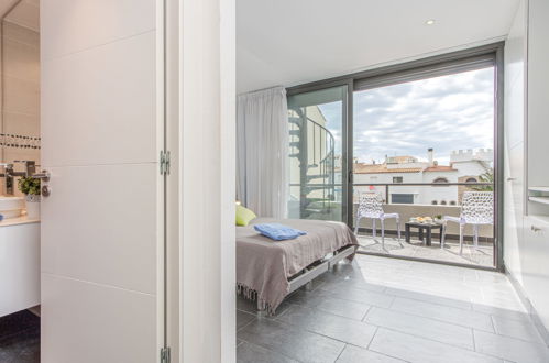 Foto 18 - Casa con 3 camere da letto a Castelló d'Empúries con giardino e vista mare