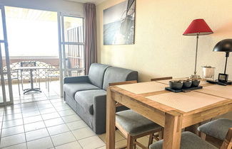Foto 3 - Apartment mit 1 Schlafzimmer in Saint-Raphaël mit schwimmbad und garten