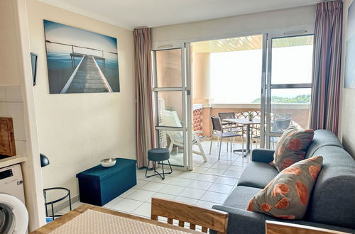 Foto 8 - Apartamento de 1 quarto em Saint-Raphaël com piscina e jardim