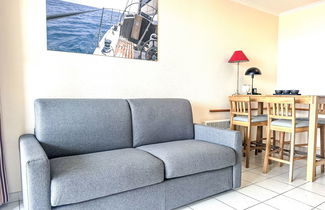 Foto 2 - Apartment mit 1 Schlafzimmer in Saint-Raphaël mit schwimmbad und garten