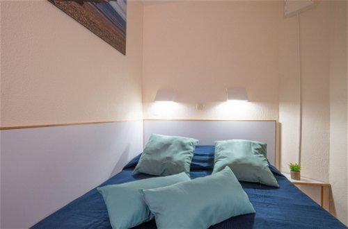 Foto 13 - Apartment mit 1 Schlafzimmer in Saint-Raphaël mit schwimmbad und blick aufs meer