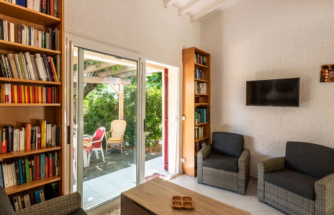 3 bedroom House in Linguizzetta with garden and terrace - Photo 7