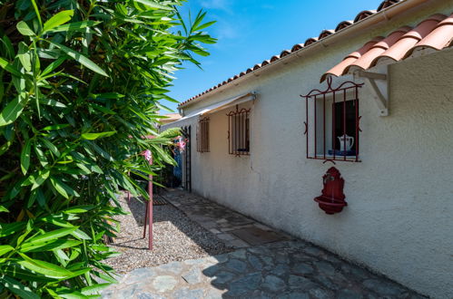 Photo 19 - Maison de 2 chambres à Linguizzetta avec jardin et vues à la mer