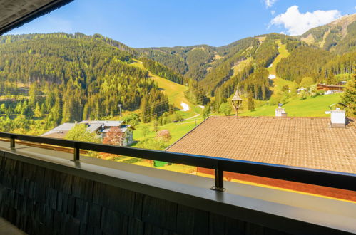 Foto 22 - Apartamento de 2 habitaciones en Zell am See con vistas a la montaña
