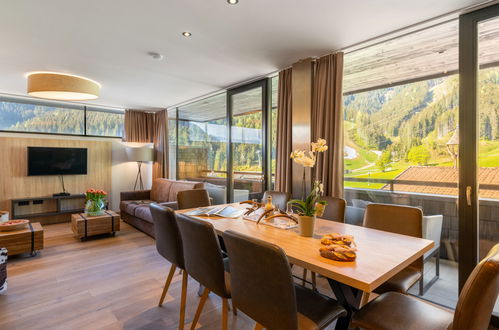 Foto 2 - Apartamento de 2 habitaciones en Zell am See con jardín