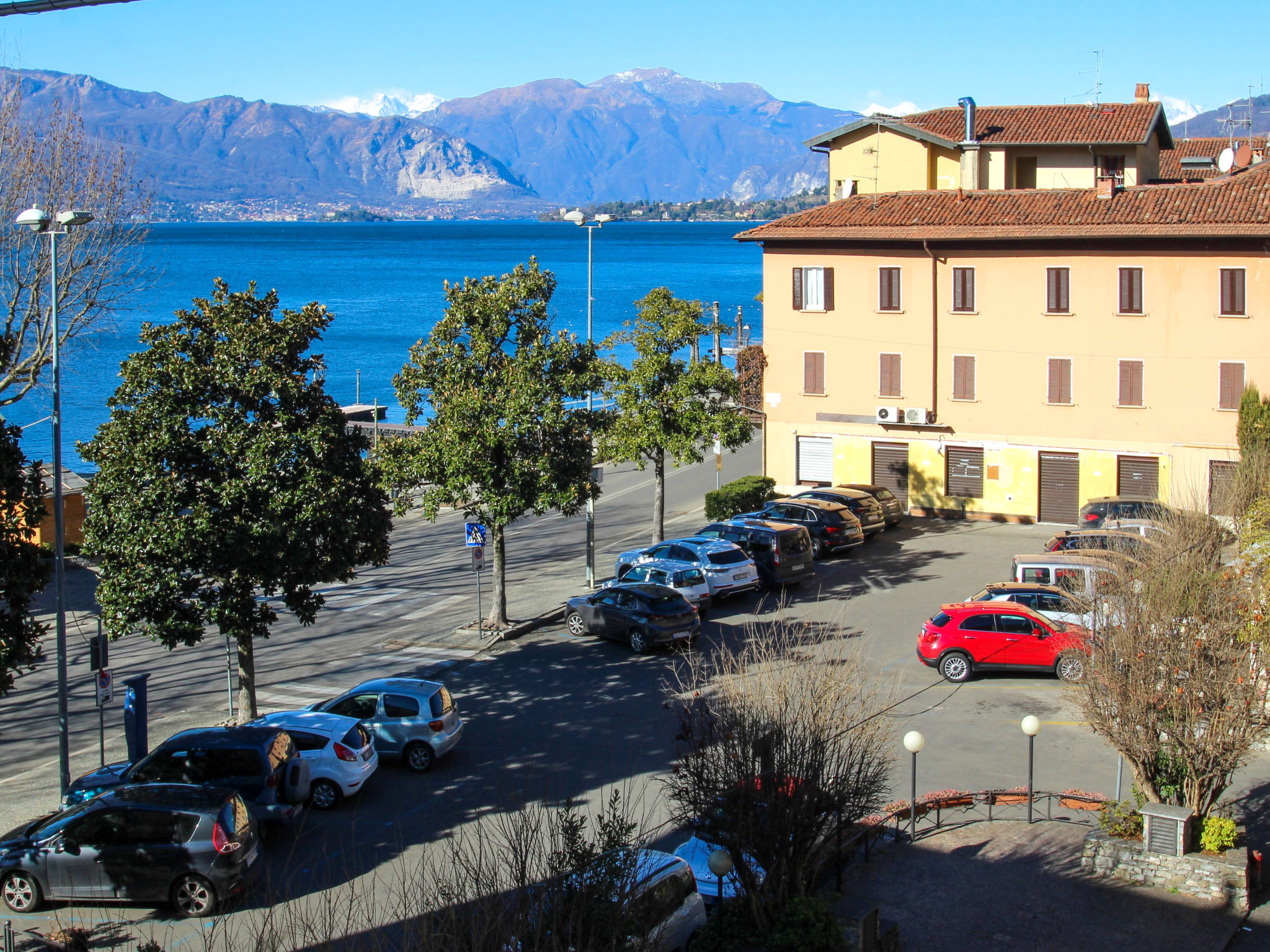 Foto 1 - Appartamento con 1 camera da letto a Laveno Mombello con vista sulle montagne