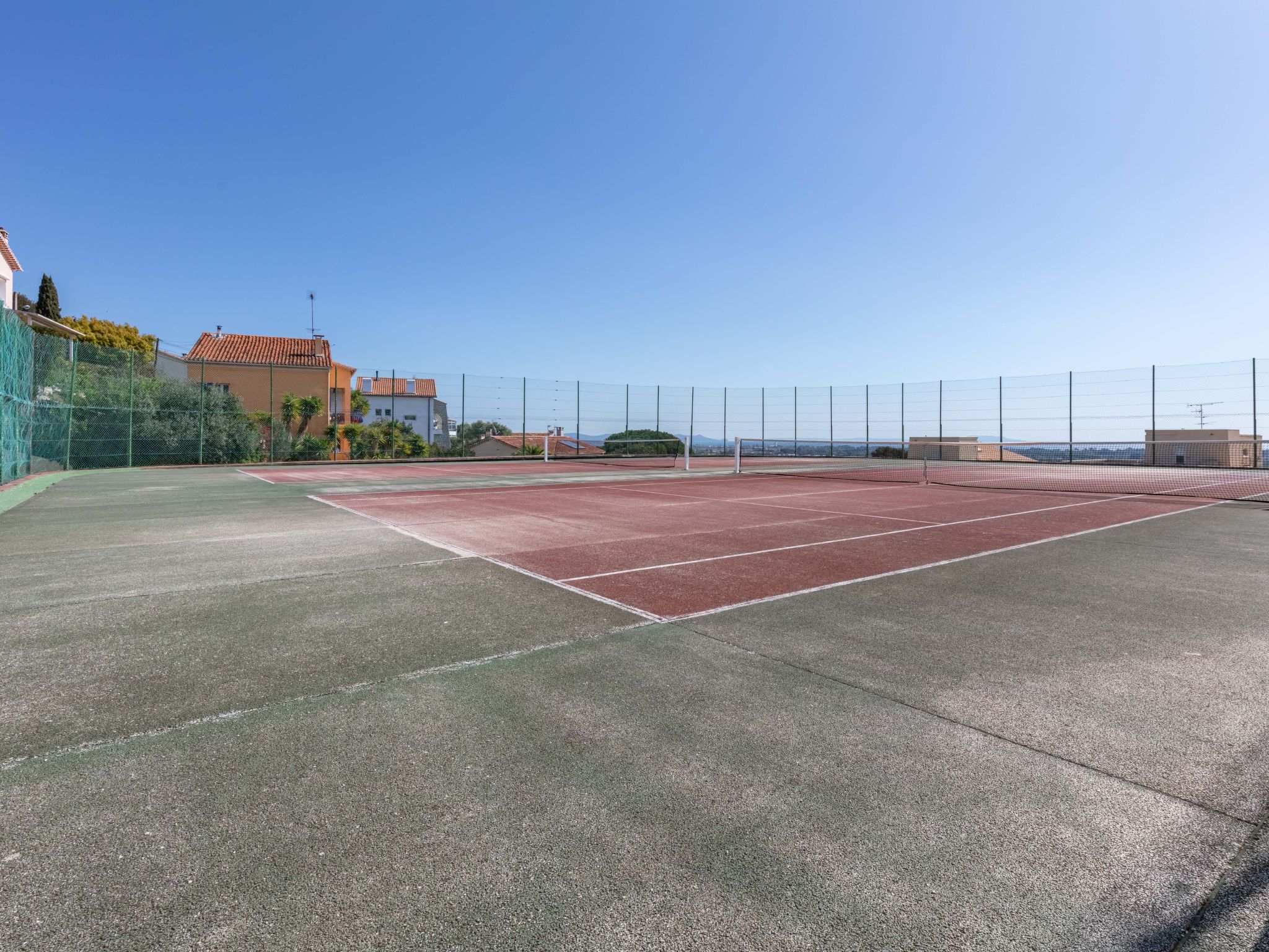 Foto 4 - Appartamento con 2 camere da letto a Hyères con piscina e vista mare