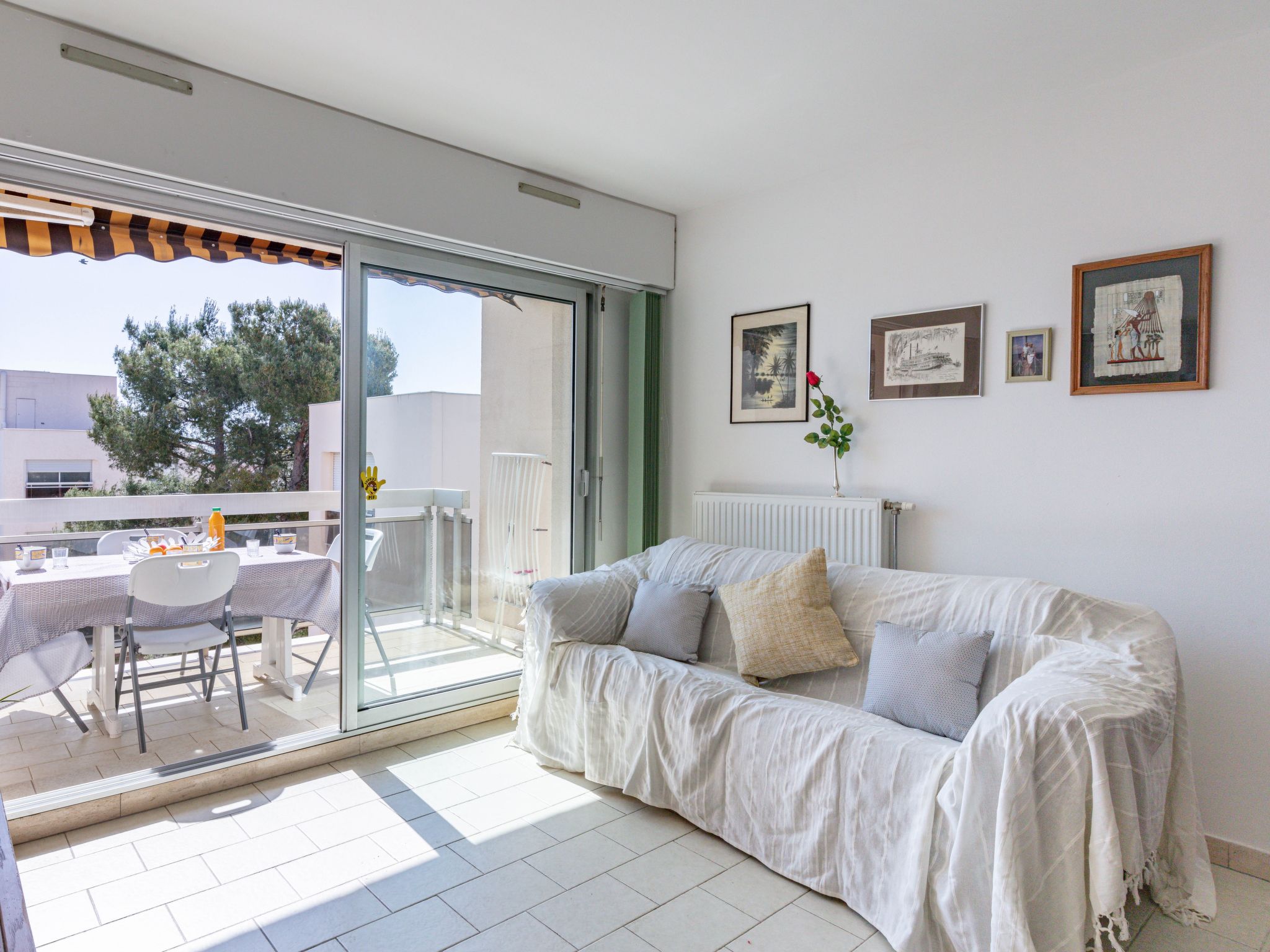 Photo 6 - 2 bedroom Apartment in Hyères with swimming pool and sea view