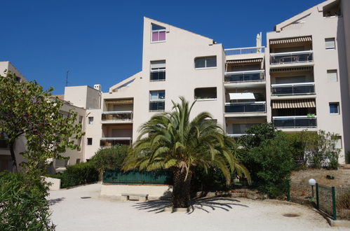 Foto 14 - Apartamento de 2 habitaciones en Hyères con piscina y vistas al mar