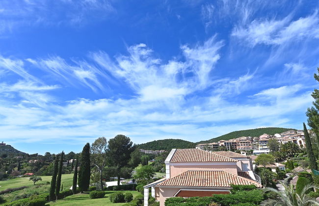Apartamento de 1 quarto em Saint-Raphaël com piscina e jardim - Foto 35