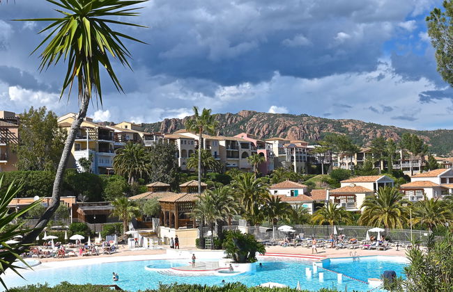 Apartamento de 1 quarto em Saint-Raphaël com piscina e jardim - Foto 37