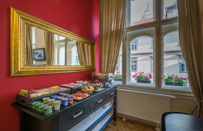 Royal Road Residence - Photo 6