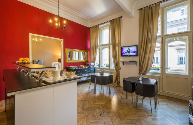 Royal Road Residence - Photo 5