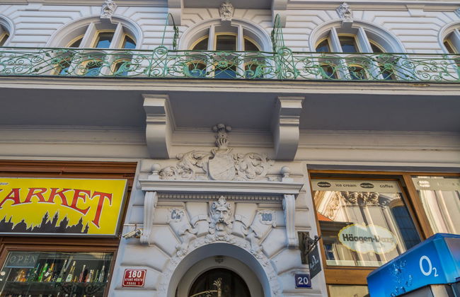 Royal Road Residence - Photo 1