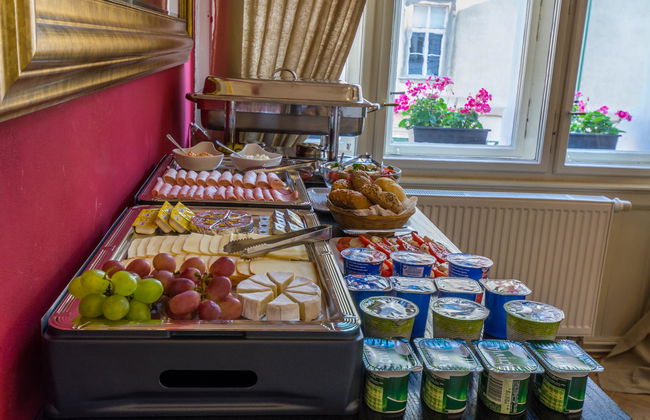 Royal Road Residence - Photo 7