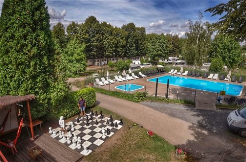 Foto 17 - Casa de 2 habitaciones en Praga con piscina y terraza