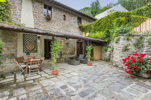 Foto 10 - Casa de 4 quartos em Pescia com piscina privada e jardim