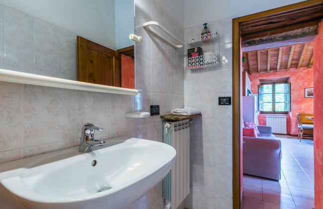 Casa de 8 quartos em Pescia com piscina privada e jardim - Foto 52