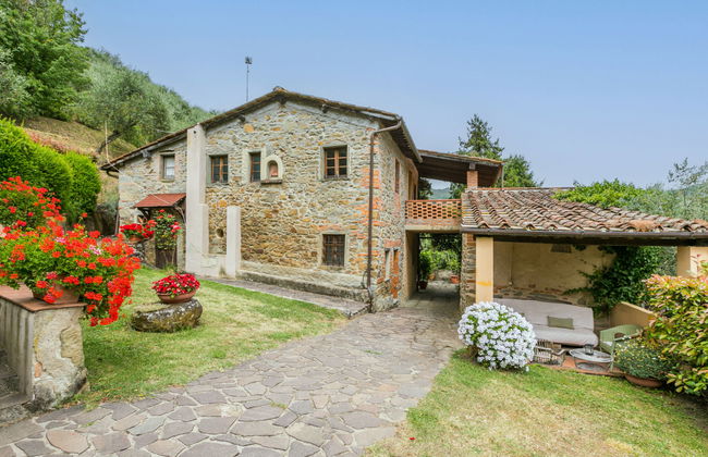 Casa de 8 quartos em Pescia com piscina privada e jardim - Foto 7
