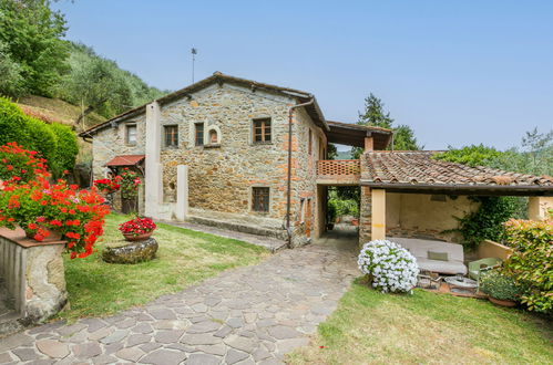 Foto 5 - Casa de 4 quartos em Pescia com piscina privada e jardim