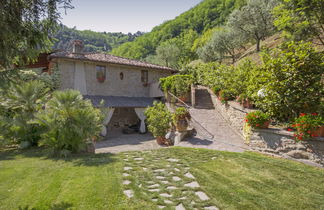 Foto 2 - Casa de 4 quartos em Pescia com piscina privada e terraço