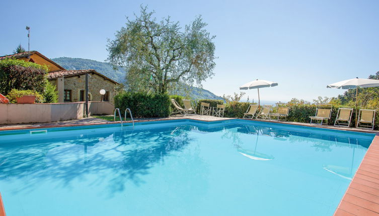 Photo 1 - Maison de 4 chambres à Pescia avec piscine privée et terrasse