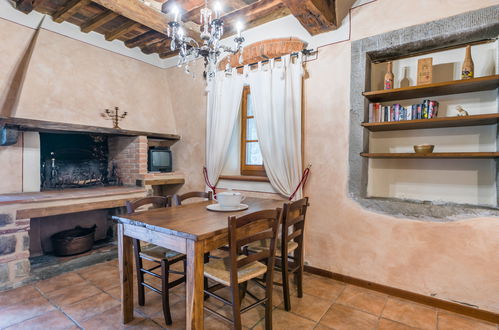 Photo 12 - 4 bedroom House in Pescia with private pool and garden