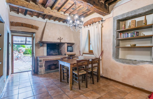 Casa de 8 quartos em Pescia com piscina privada e jardim - Foto 12