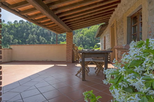 Foto 31 - Casa de 4 habitaciones en Pescia con piscina privada y terraza