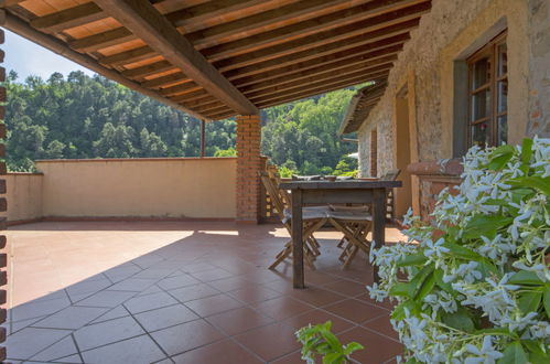 Foto 31 - Casa de 4 quartos em Pescia com piscina privada e terraço