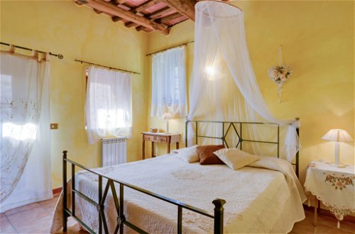 Photo 14 - 4 bedroom House in Pescia with private pool and terrace