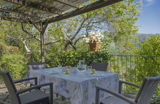 Photo 3 - 1 bedroom Apartment in Pescia with swimming pool and garden