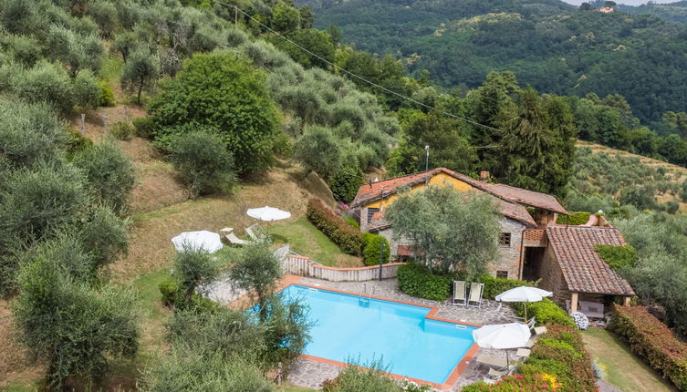 Foto 1 - Casa de 4 quartos em Pescia com piscina privada e jardim