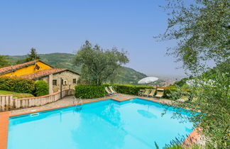 Photo 2 - Maison de 4 chambres à Pescia avec piscine privée et jardin