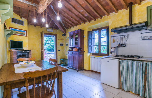 Casa de 8 quartos em Pescia com piscina privada e jardim - Foto 26